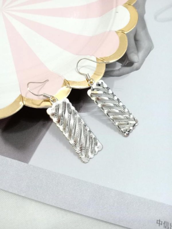 dangling earrings silver color